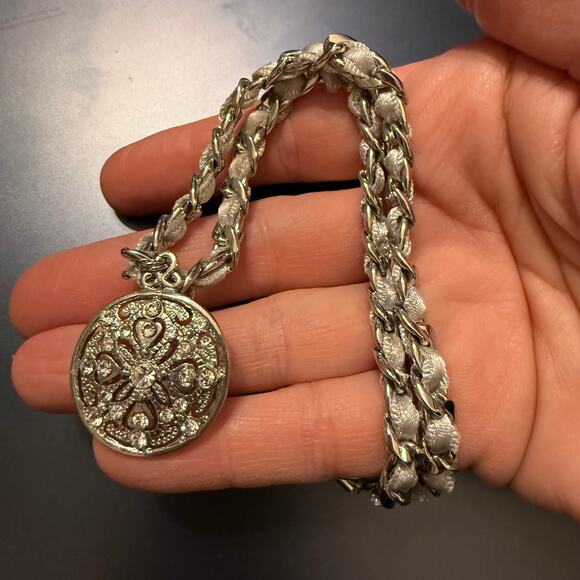 Vintage Cookie Lee Silver Tone Braided Ribbon & Chain Pendant Necklace - Picture 8 of 8